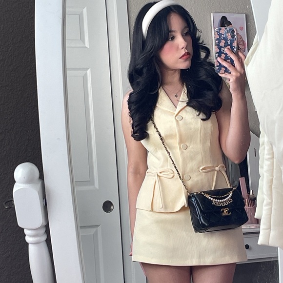 Pastel yellow ribbon vest and skirt set - Picture 3 of 4